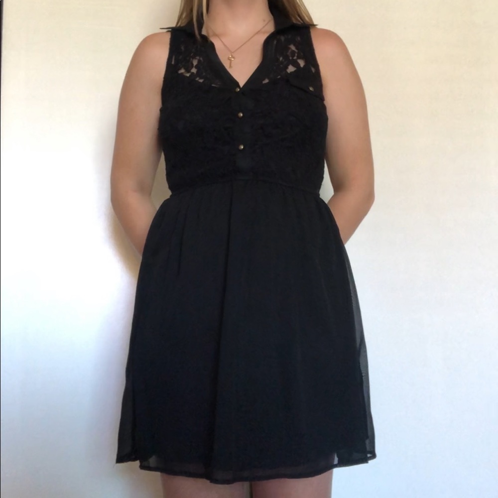 Black lacey button-up sleeveless dress with collar